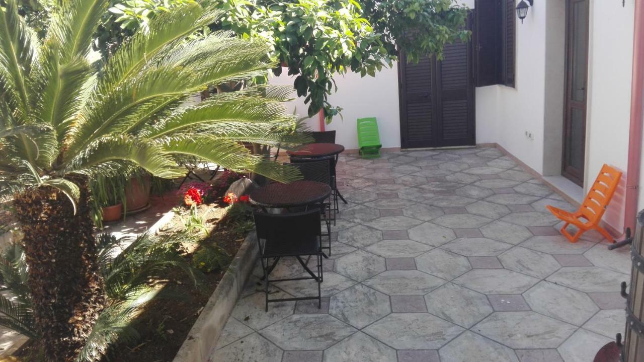 לינה וארוחת בוקר אבטראנה Citrus Garden מראה חיצוני תמונה